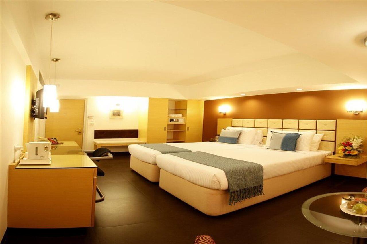 Hotel Sagar Plaza City Centre Poona Buitenkant foto