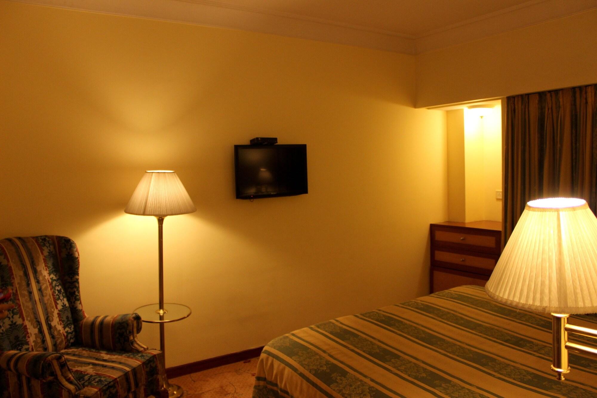 Hotel Sagar Plaza City Centre Poona Buitenkant foto