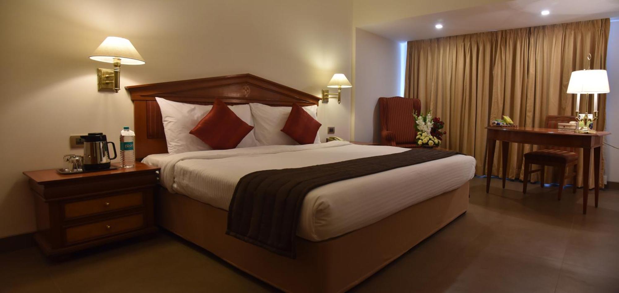Hotel Sagar Plaza City Centre Poona Buitenkant foto