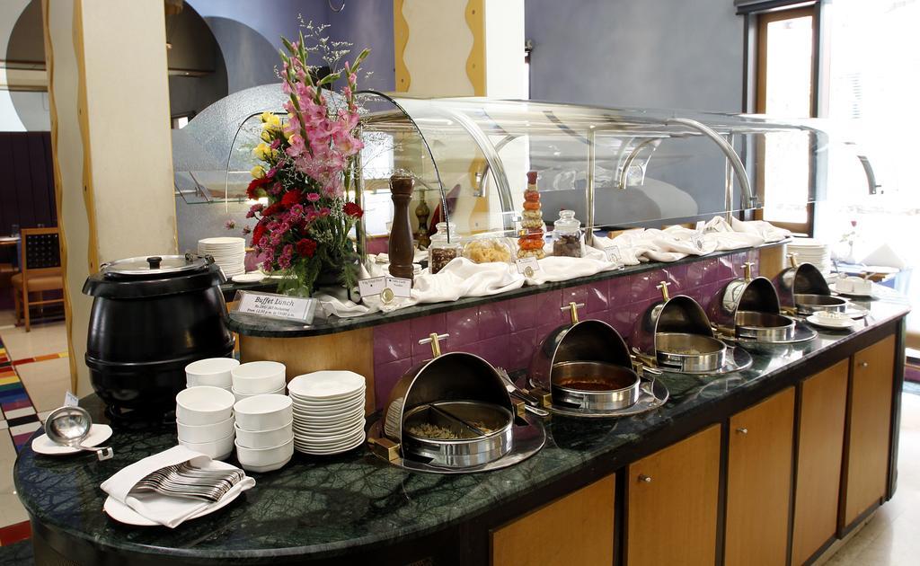 Hotel Sagar Plaza City Centre Poona Buitenkant foto