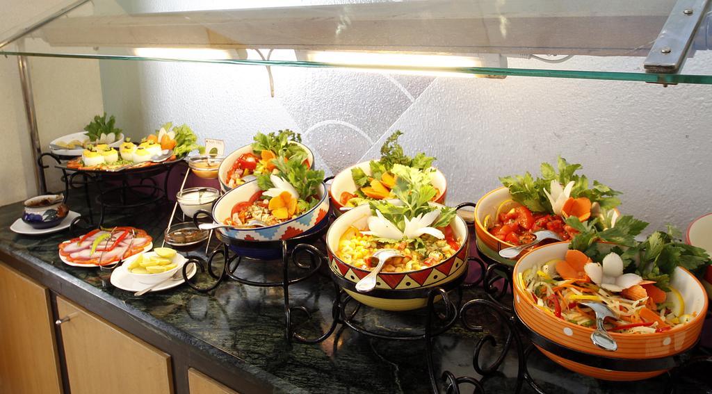 Hotel Sagar Plaza City Centre Poona Buitenkant foto