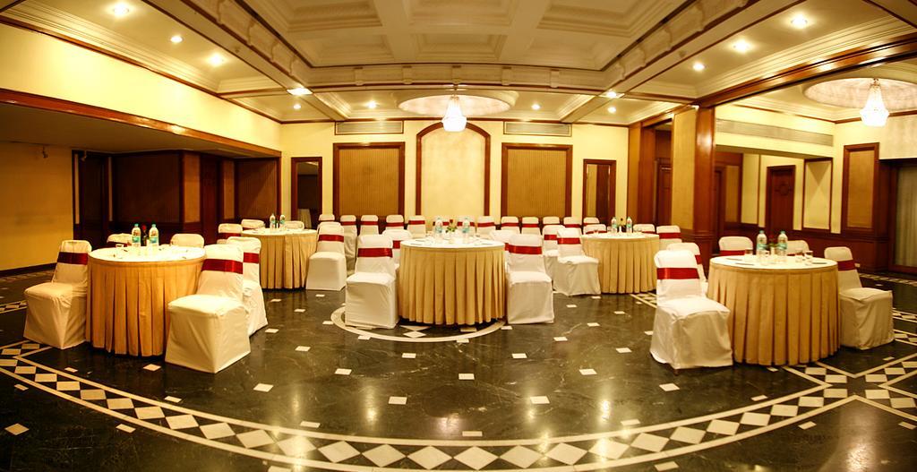 Hotel Sagar Plaza City Centre Poona Buitenkant foto
